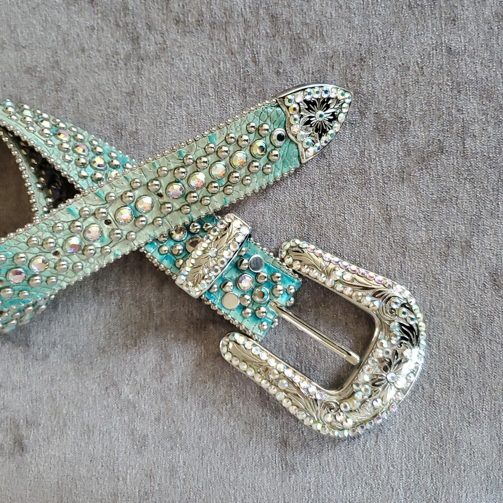 Exquisite b.b. simon Belt In Turquoise Italian Leather With Swarovski Crystals - Picture 3 of 11